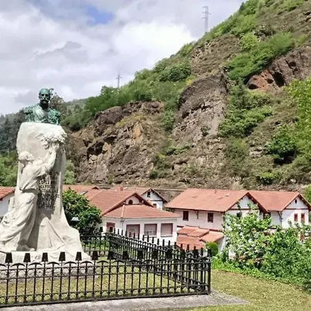 De Bustiello,poblado Minero De Interes Cultural *