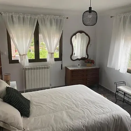 بيت للعطل De Bustiello,poblado Minero De Interes Cultural *