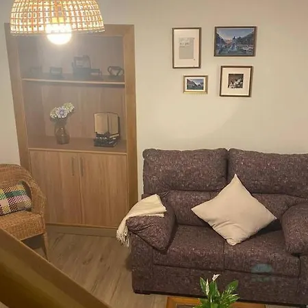 De Bustiello,cercano A Estaciones De Esqui