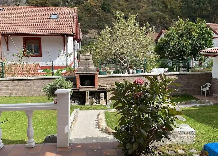 Casa de Férias De Bustiello,poblado De Interes Cultural, Cercano A Finales De Etapas De La Vuelta Ciclista De Espana Mieres (Asturias)