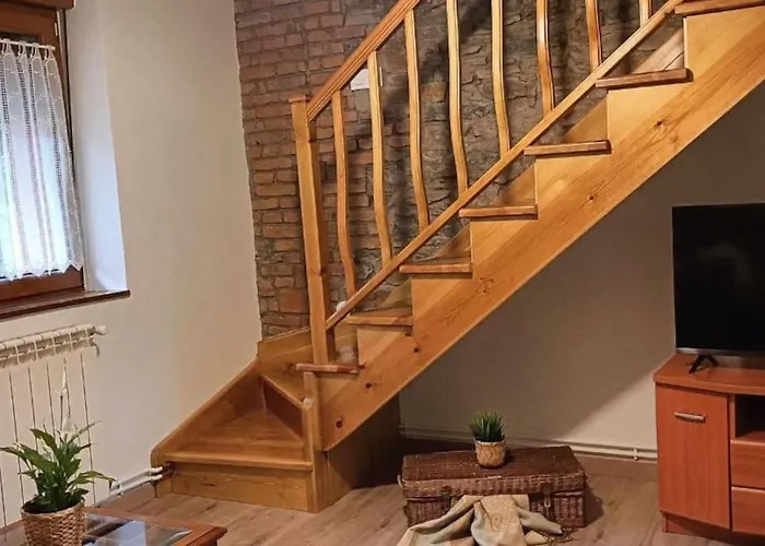 De Bustiello,poblado De Interes Cultural, Cercano A Finales De Etapas De La Vuelta Ciclista De Espana * Mieres (Asturias)