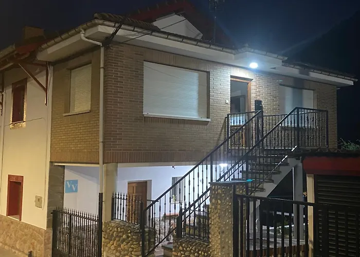 Casa de Férias De Bustiello,poblado De Interes Cultural, Cercano A Finales De Etapas De La Vuelta Ciclista De Espana Mieres (Asturias)