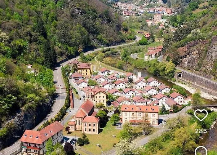 De Bustiello,poblado De Interes Cultural, Cercano A Finales De Etapas De La Vuelta Ciclista De Espana Mieres (Asturias)